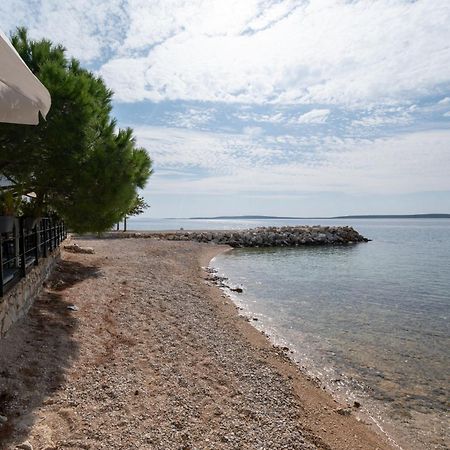 Apartments And Rooms By The Sea Mandre, Pag - 3557 Kolan Exterior foto