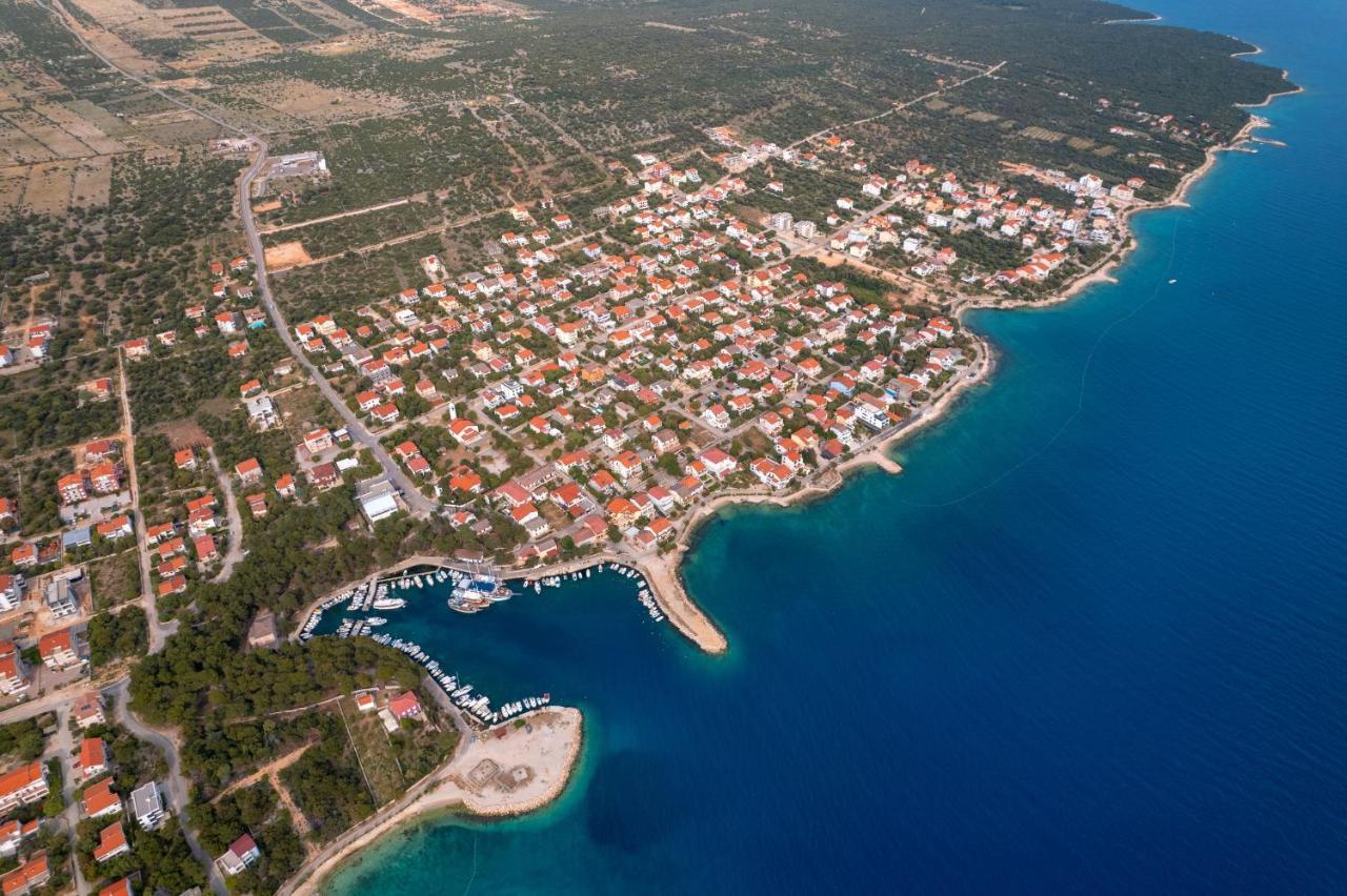 Apartments And Rooms By The Sea Mandre, Pag - 3557 Kolan Exterior foto