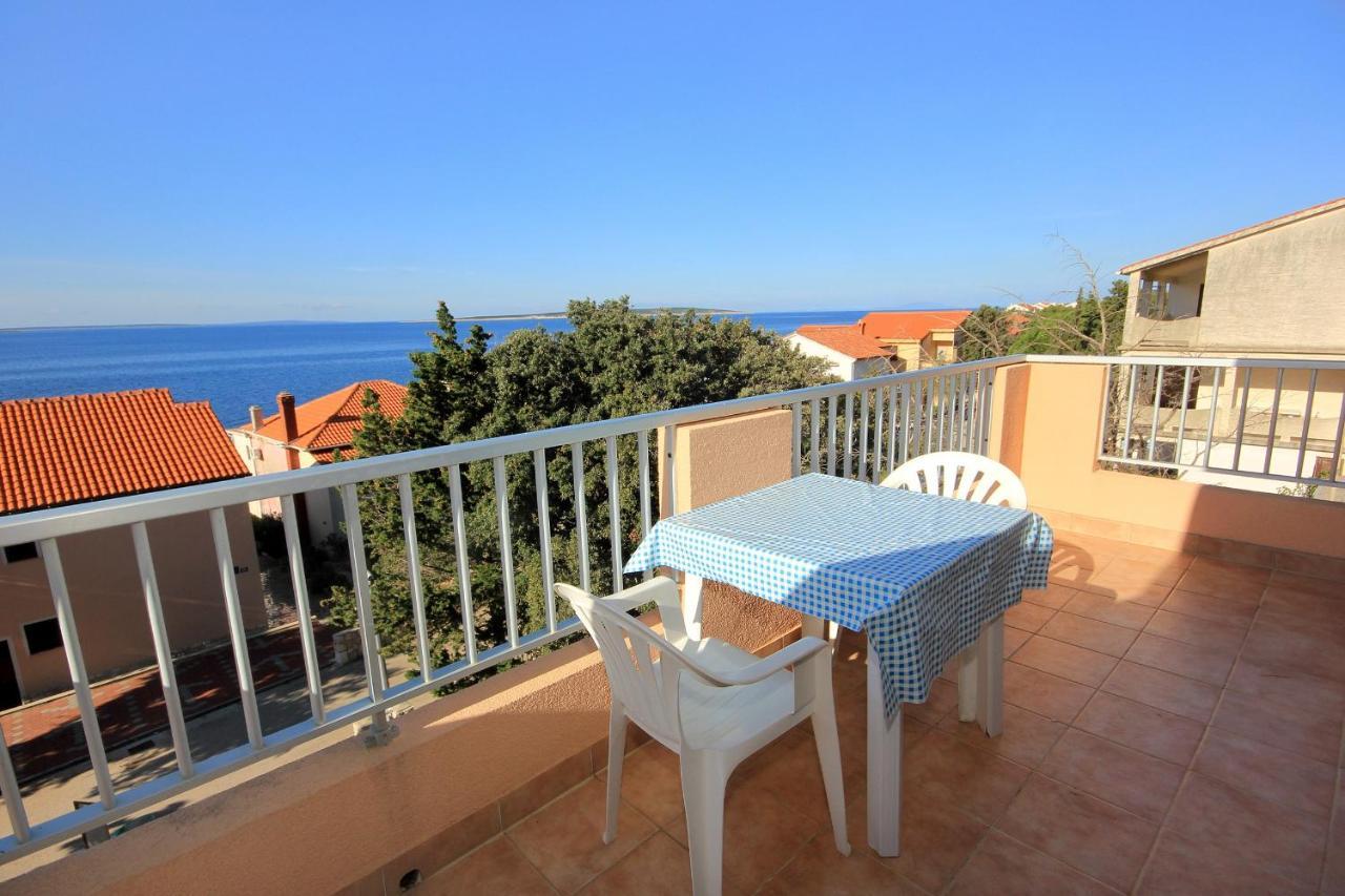 Apartments And Rooms By The Sea Mandre, Pag - 3557 Kolan Exterior foto