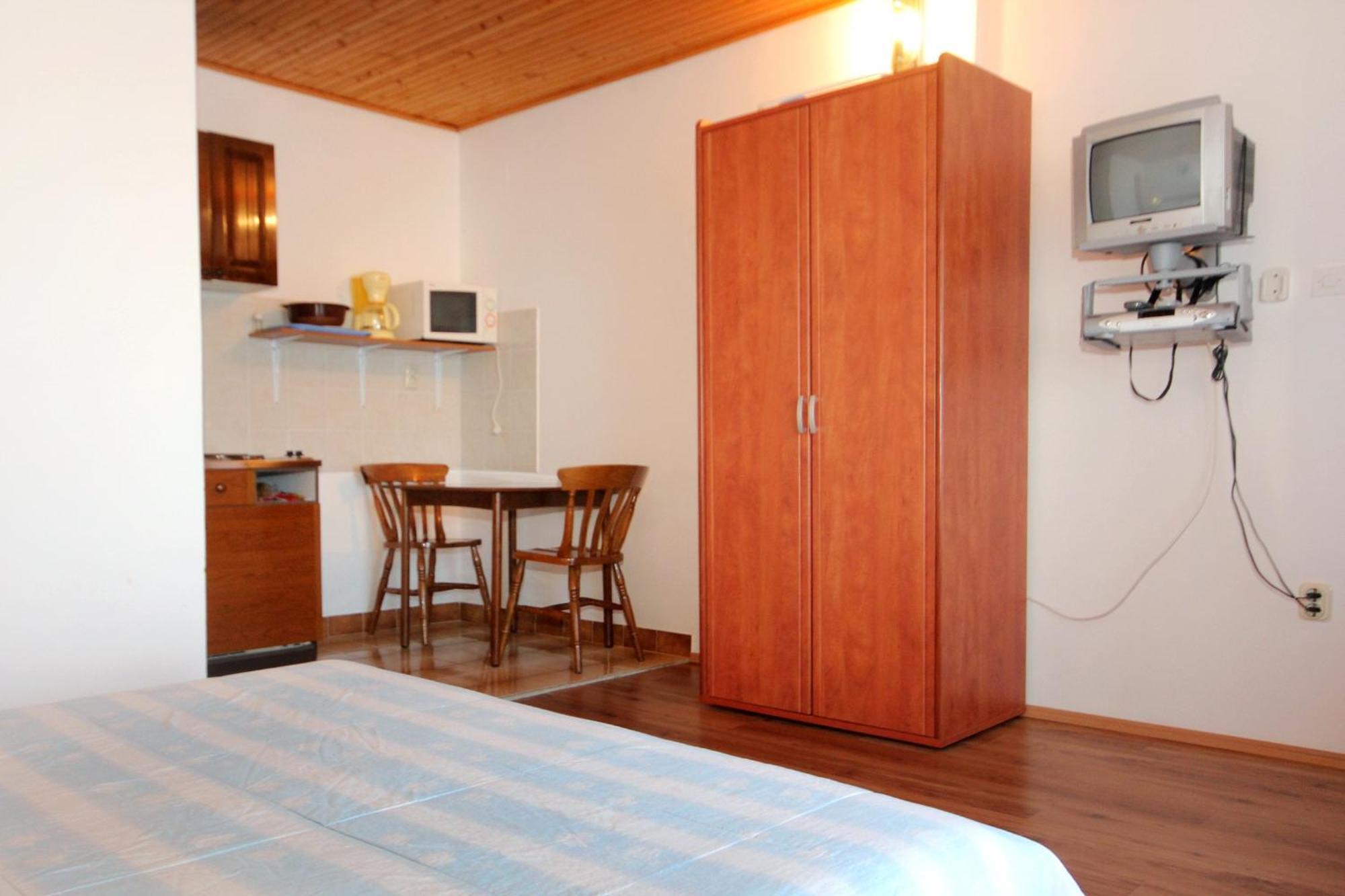 Apartments And Rooms By The Sea Mandre, Pag - 3557 Kolan Cameră foto