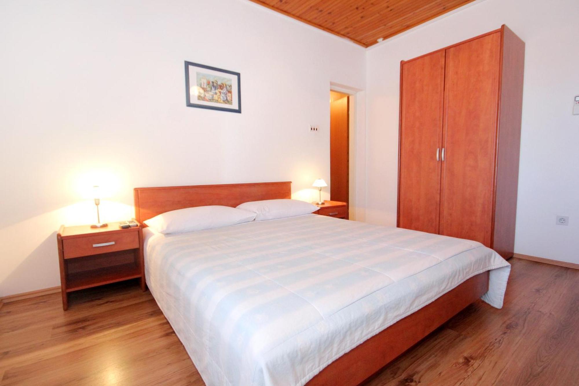 Apartments And Rooms By The Sea Mandre, Pag - 3557 Kolan Cameră foto
