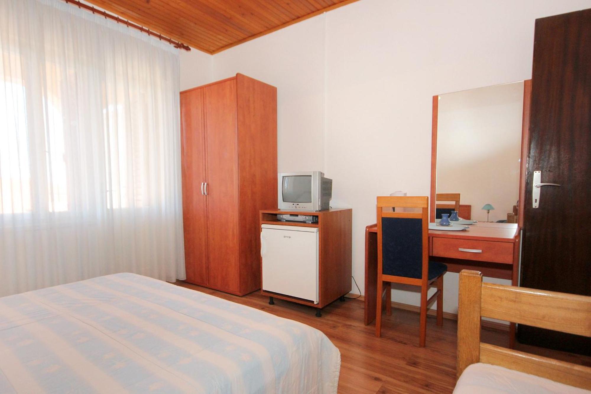 Apartments And Rooms By The Sea Mandre, Pag - 3557 Kolan Cameră foto