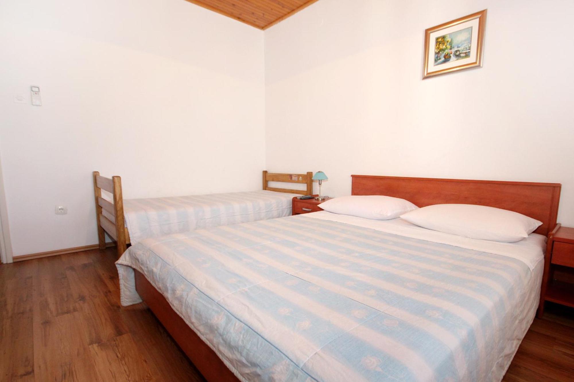 Apartments And Rooms By The Sea Mandre, Pag - 3557 Kolan Cameră foto